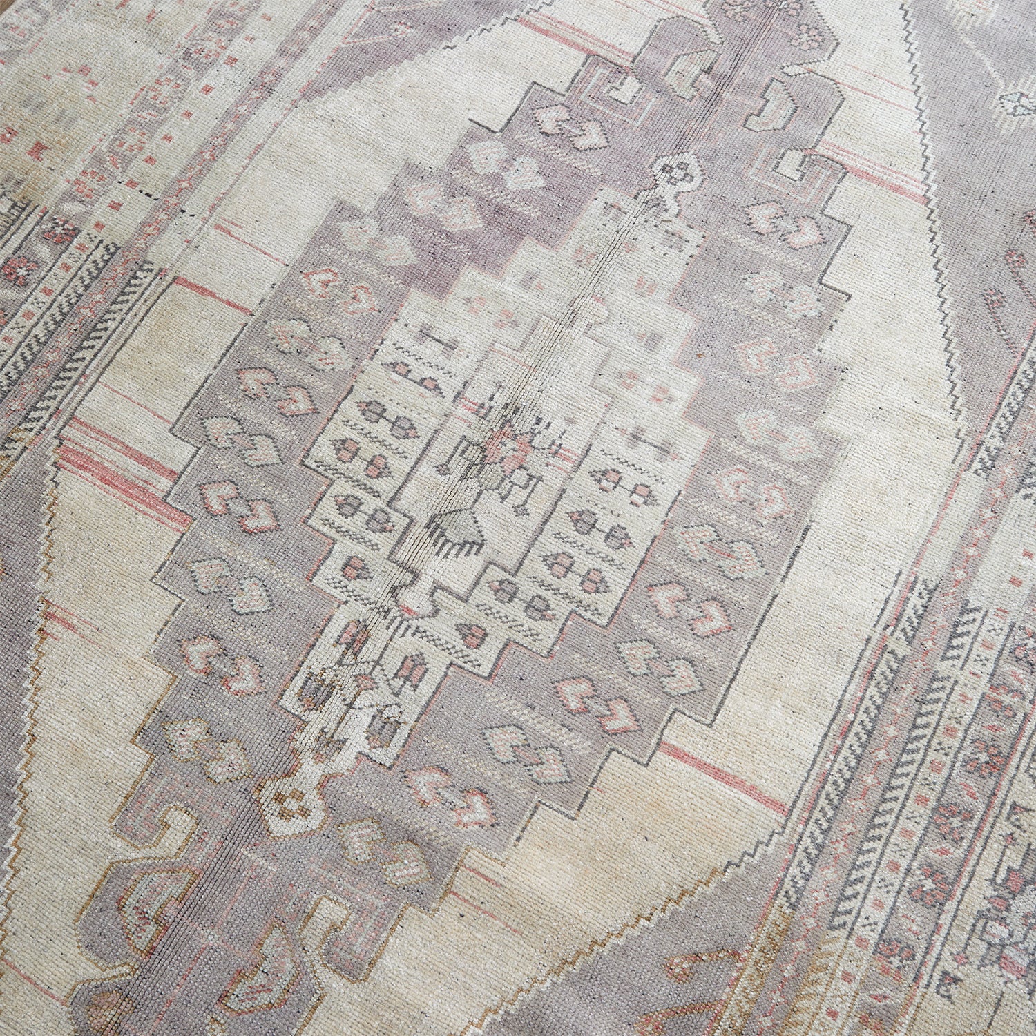 Vintage 1960's Anatolian rug - 5'2" X 9'7"