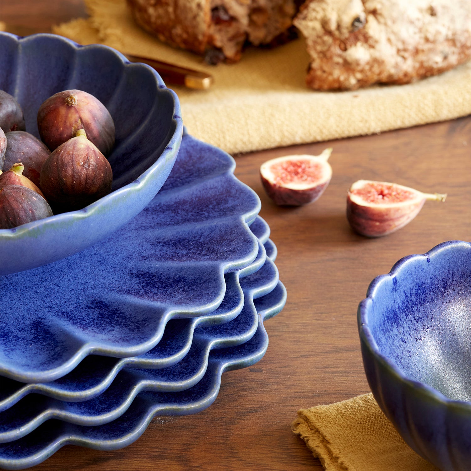 Dhalia Stoneware Dinner Plate, Set of 4 (Blue)