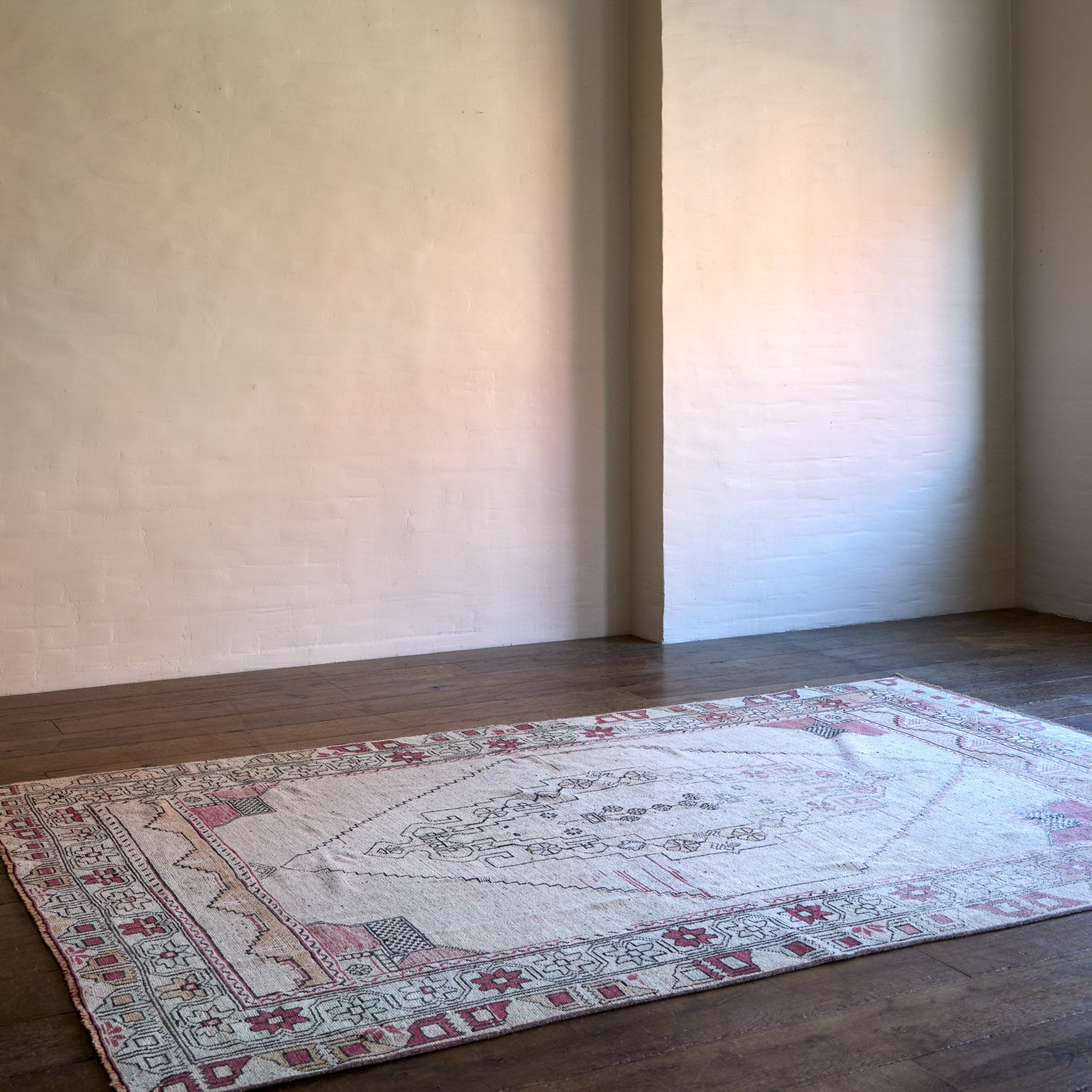 Vintage 1960's Anatolian rug - 5'7" X 8'9"