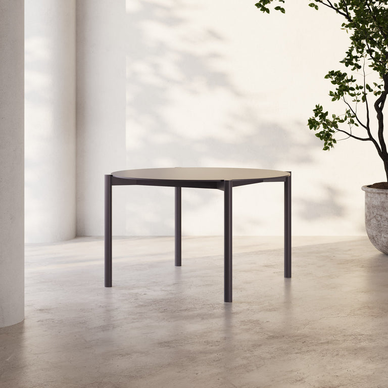 Hudson 47" Round Dining Table