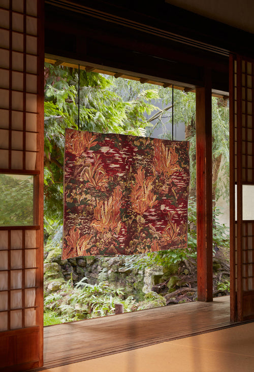 Oasis by Métaphores in a room setting