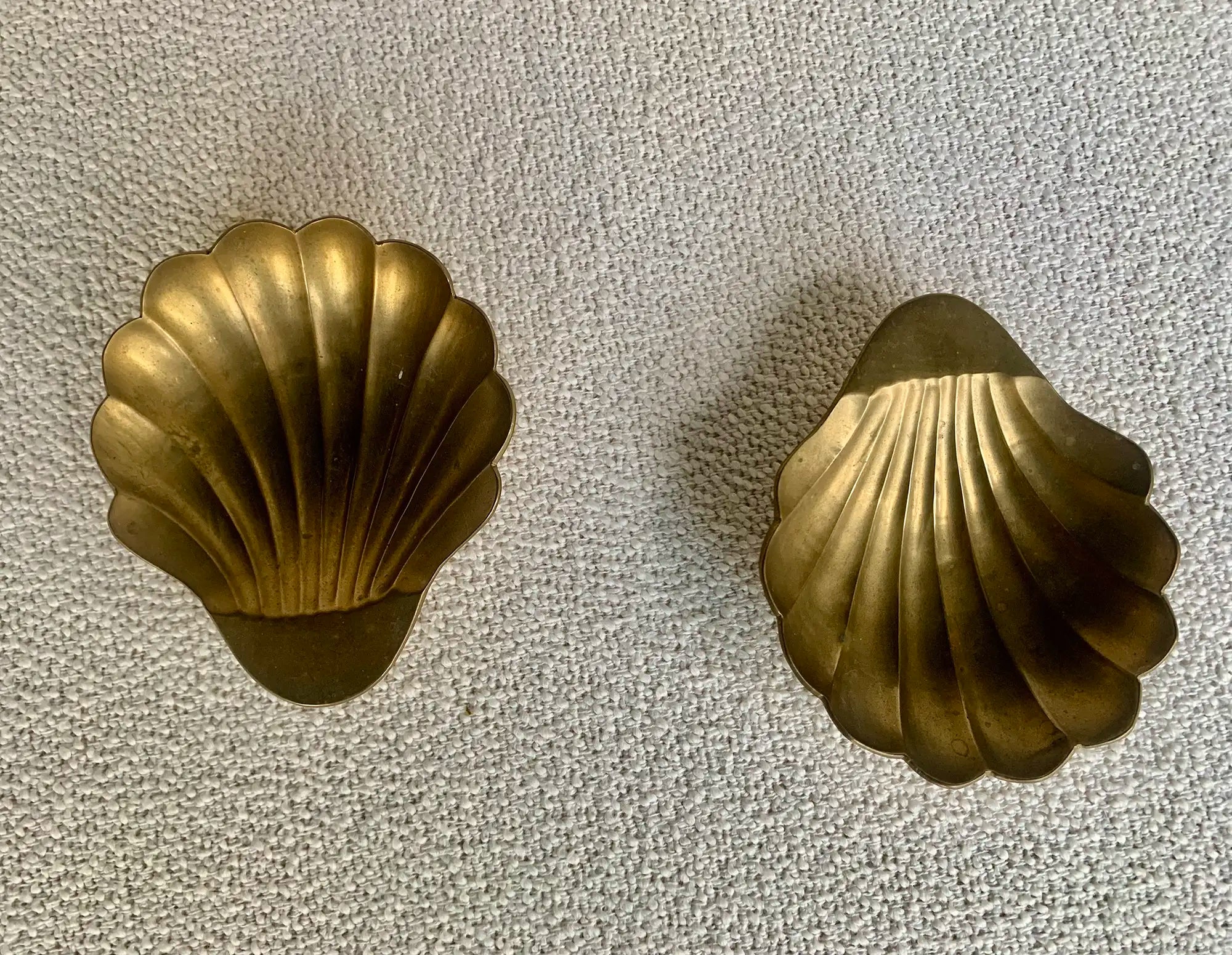 Set of 2 vintage solid brass scallop shell trinket dishes