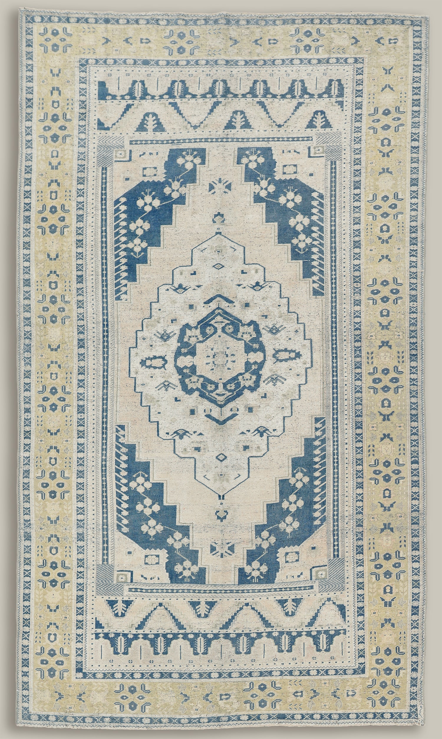 Vintage 1960's Anatolian rug - 5'10" X 10'2"