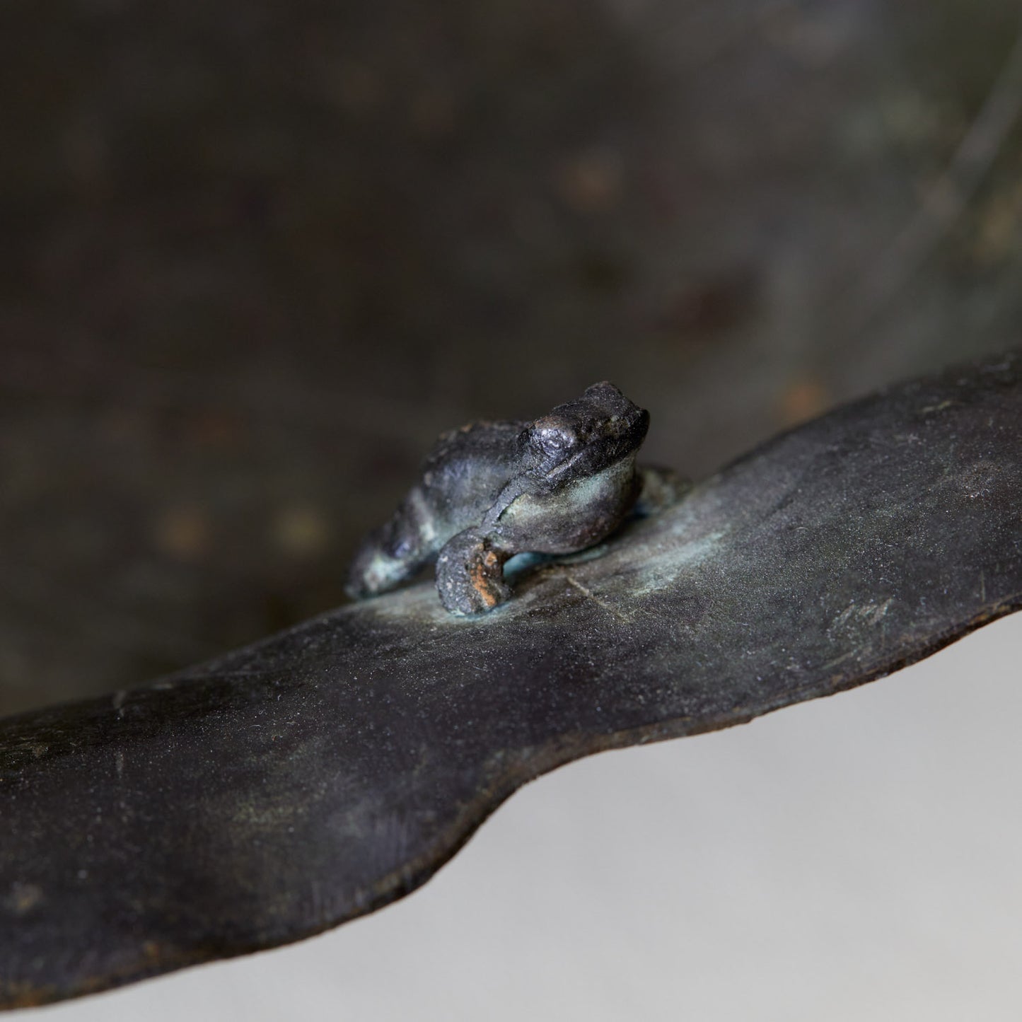 Small Bronze Lily Pad Bowl with Frog - Delicate Japanese Craftsmanship