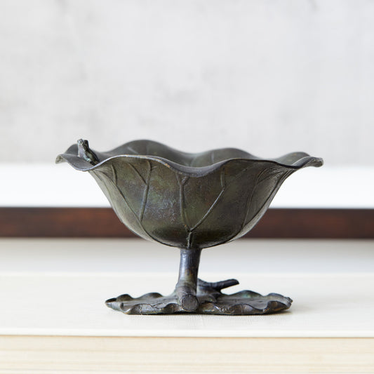 Small Bronze Lily Pad Bowl with Frog - Delicate Japanese Craftsmanship