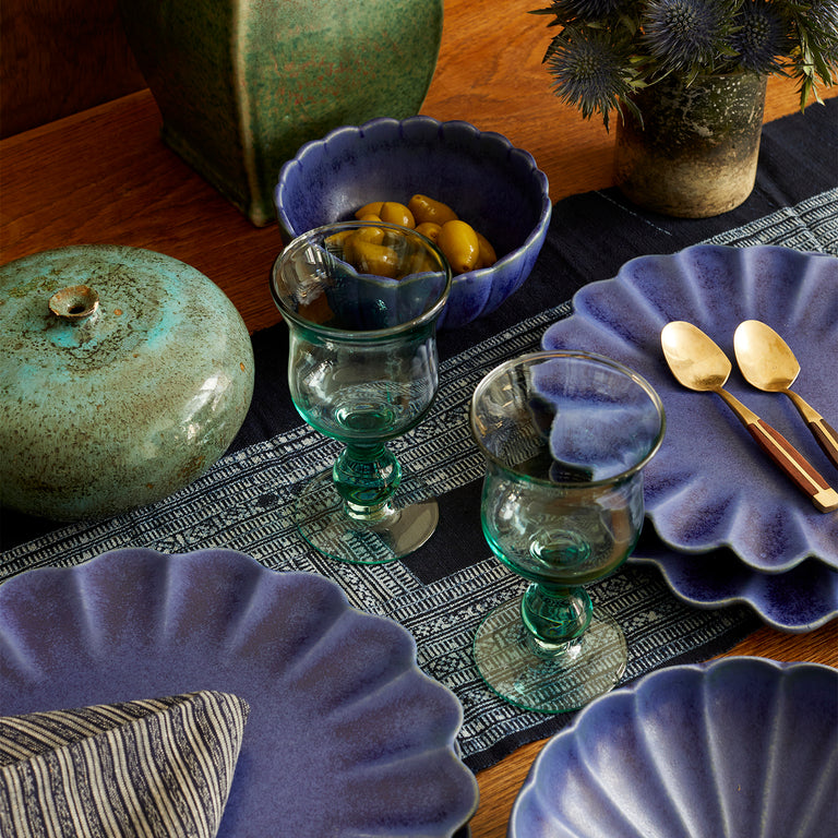 Dhalia Stoneware, 16-Piece Dinnerware Set (Blue)