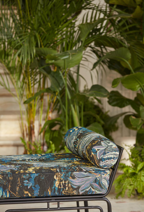 Oasis by Métaphores in a room setting
