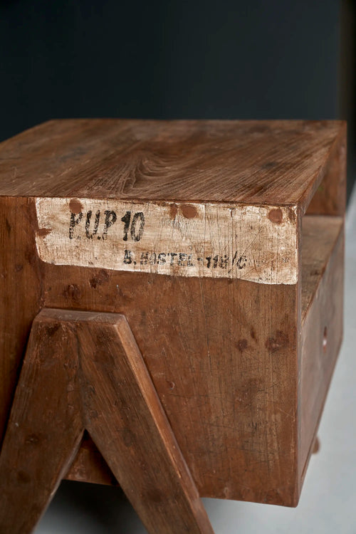Lemieux et Cie Pierre Jeanneret bedside table in solid teak - close-up of the P.U.P.10 / B. HOSTEL 118/C institutional stencil on the side