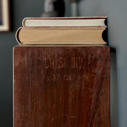 Lemieux et Cie Pierre Jeanneret bookcase in solid teak - close-up of the side panel with the original HC/CH/SF.DIV / Rs 37/1962 institutional stencil