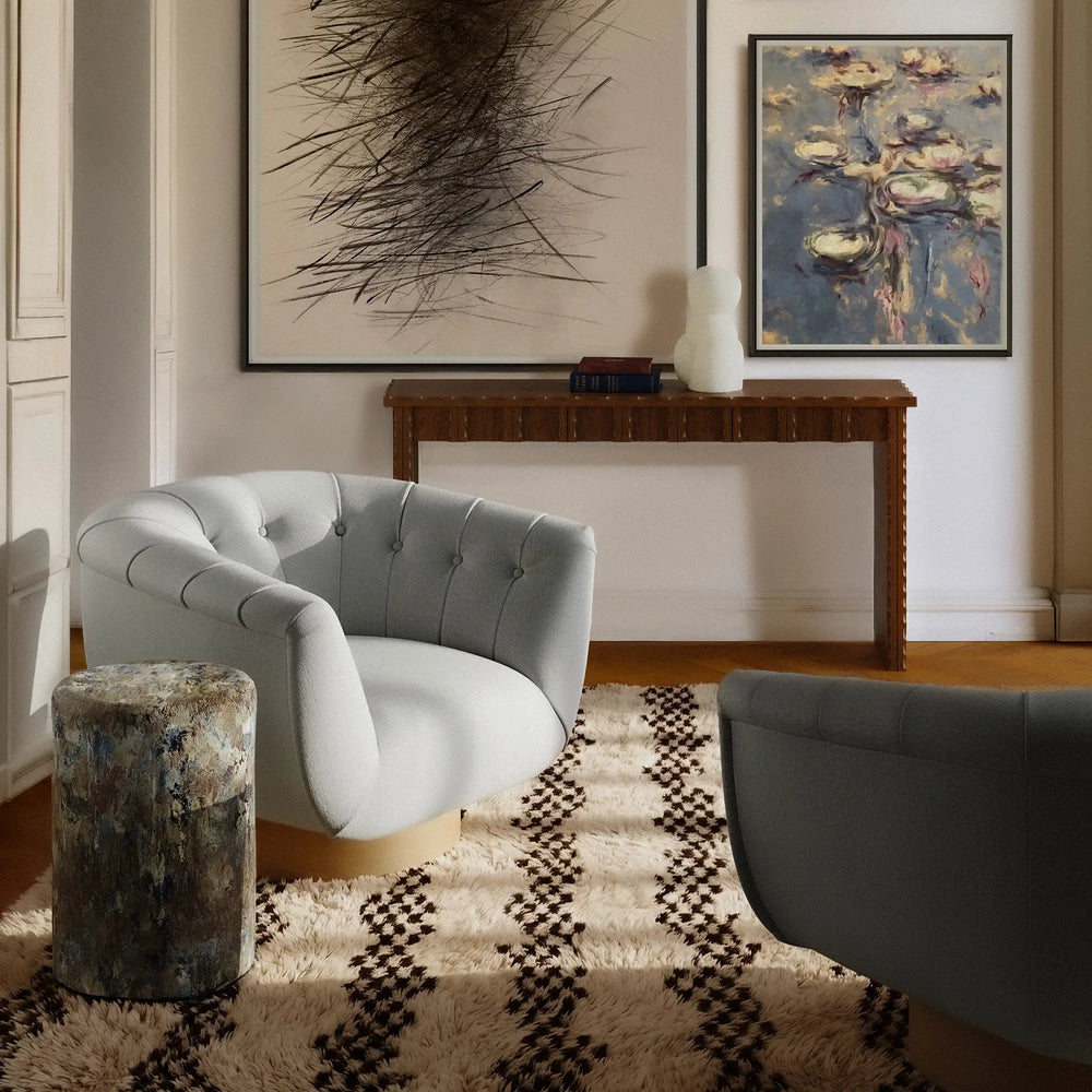 Lune Swivel Chair